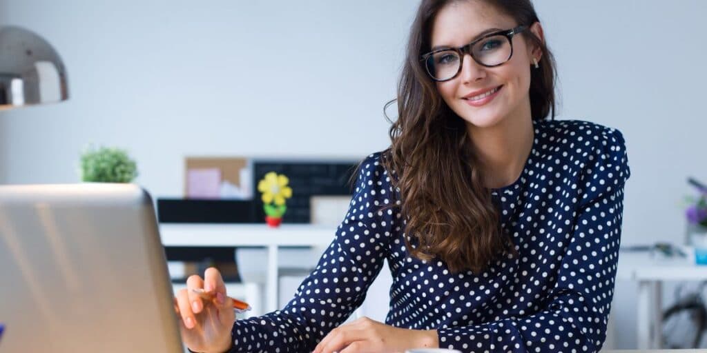 Home office, meio período e com benefícios: Vagas abertas em AGOSTO de 2023 para você trabalhar de casa