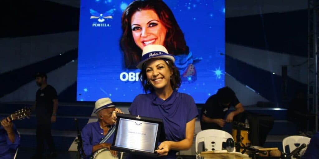 Portela homenageia Thalita Rebouças, autora de “Um Ano Inesquecível”