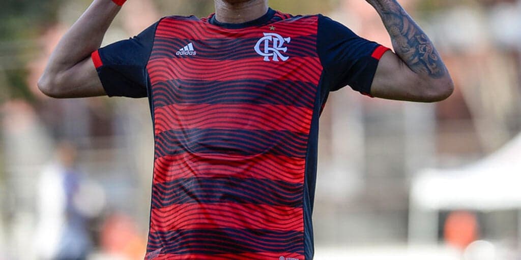 Não resistiu aos milhões dos Árabes: Flamengo aceita proposta e atacante dá ADEUS ao Brasil