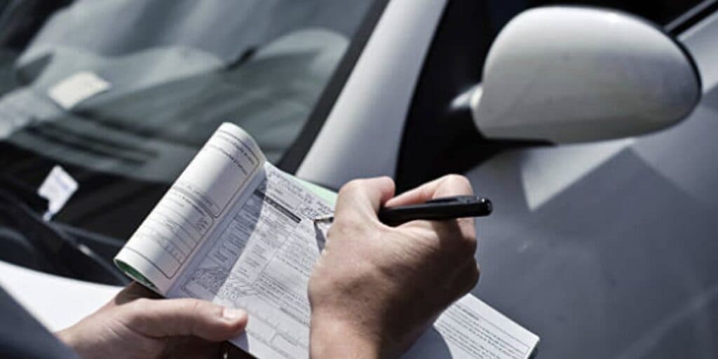 ALERTA: Donos de carros com estas placas precisam correr até o fim do mês para não levarem MULTA