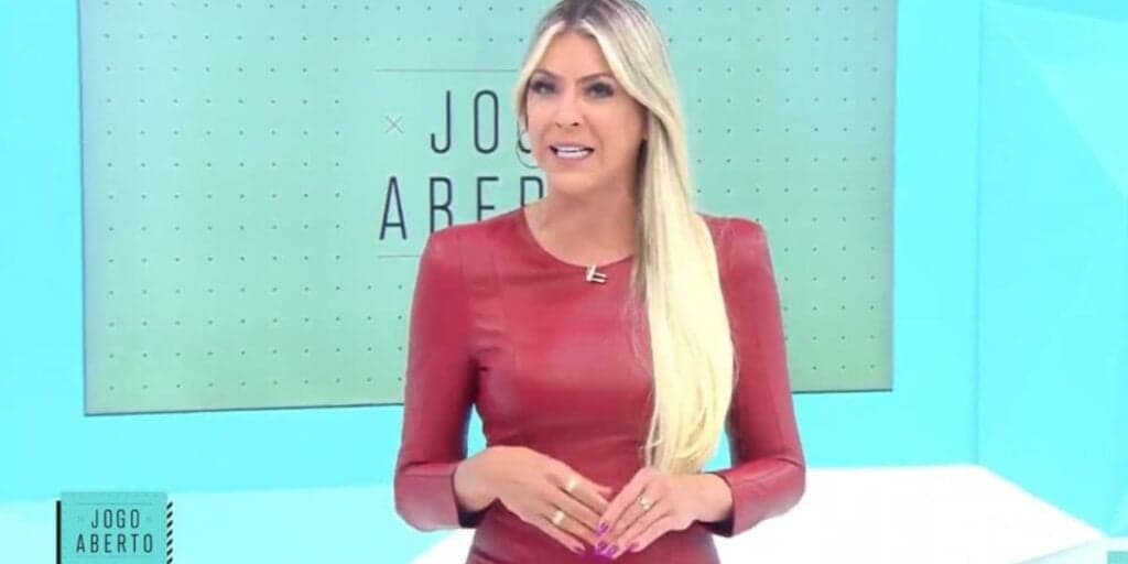 Renata Fan expõe surto de Sampaoli, o que Abel Ferreira fez e chute em microfone na Band: "É um absurdo"
