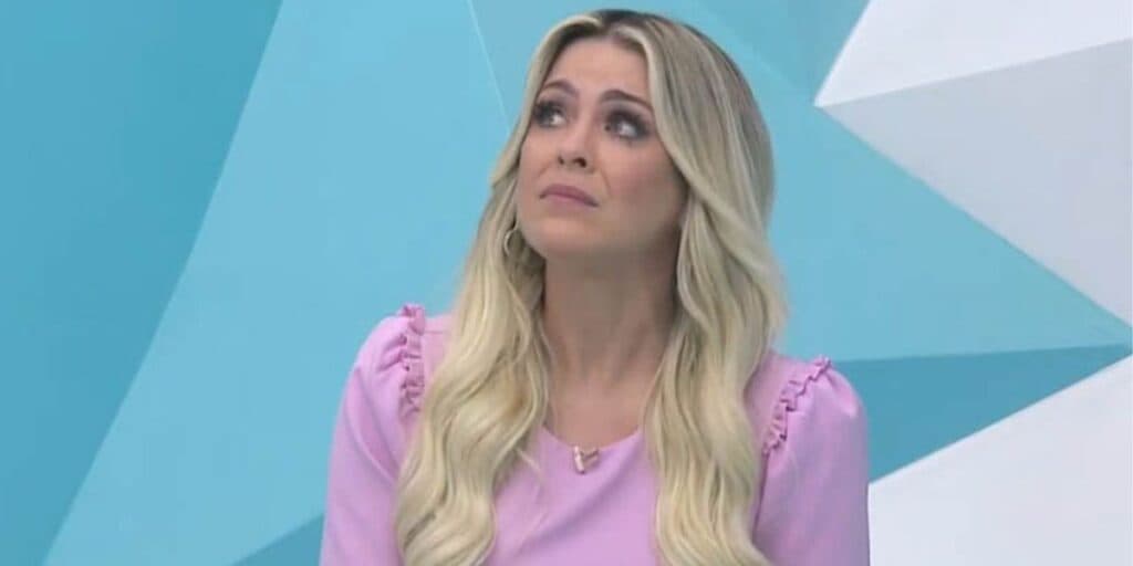 Renata fan tem que confirmar morte ao vivo e comentarista cai no choro no Jogo Aberto: "Notícia terrível"