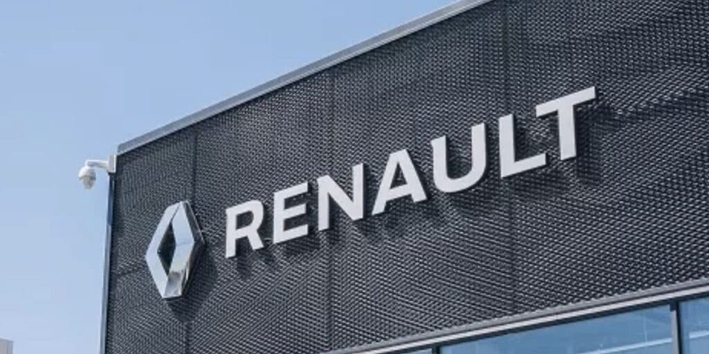 Extinção: O triste fim de carro amado da Renault após ser aniquilado por modelo da Fiat
