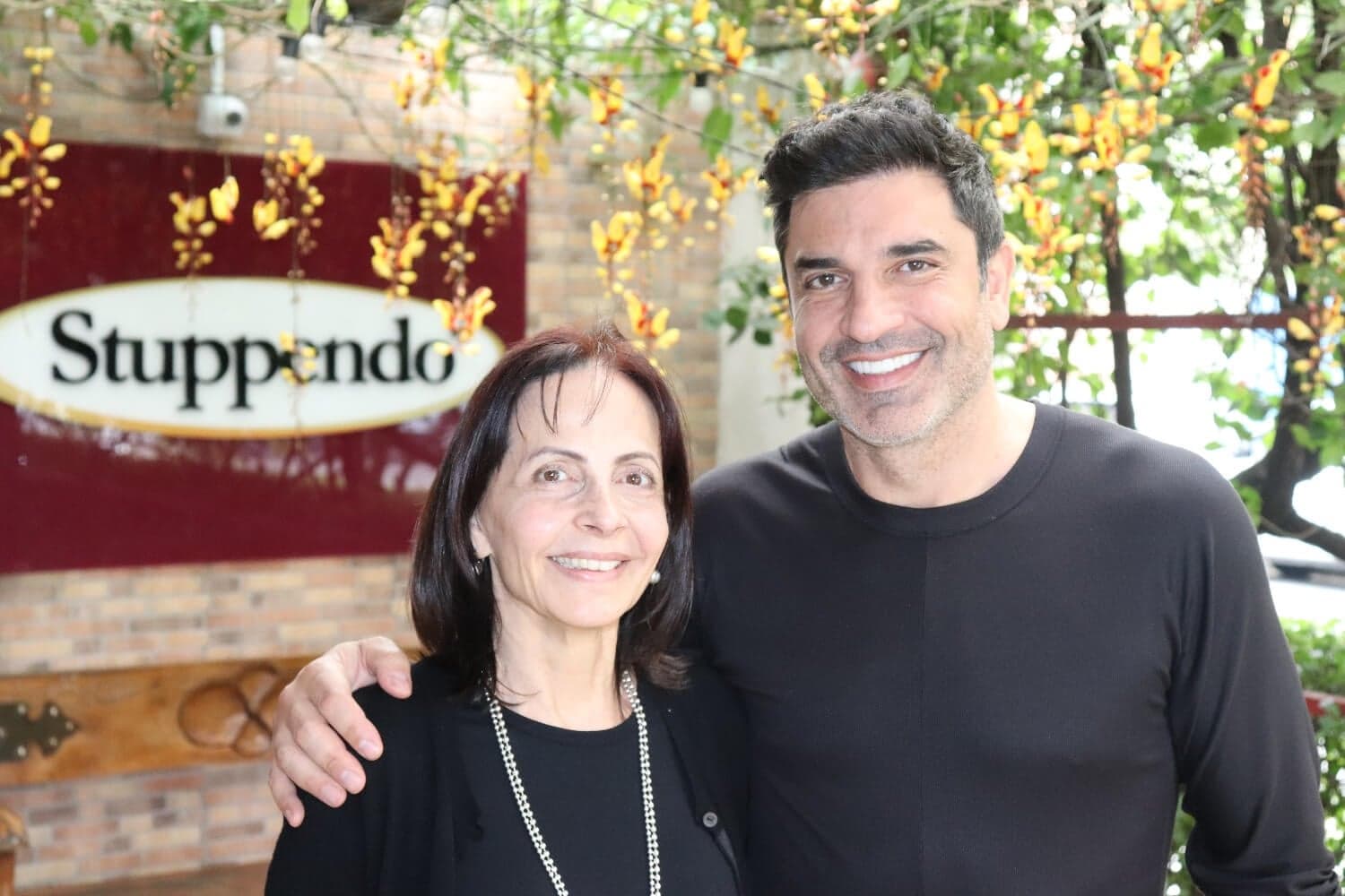 Edu Guedes e sua mãe são os responsáveis pelo o Stuppendo (Foto: Site Stuppendo)