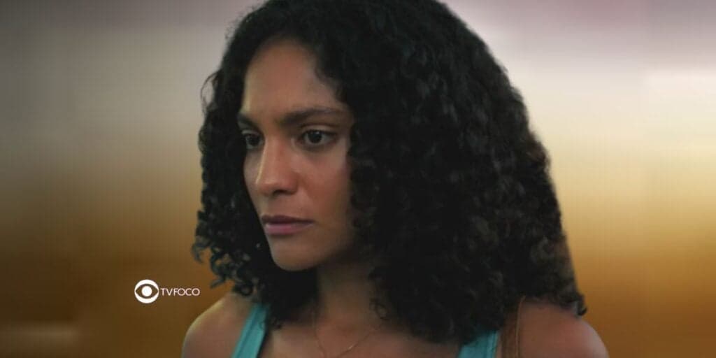Terra e Paixão - "Sem um minuto de paz", novos inimigos surgem do Além para destruir a vida de Aline