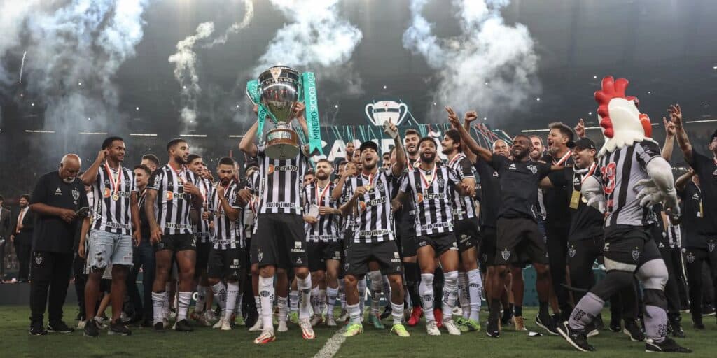 Caminhão de dinheiro no Galo: Atlético Mineiro sofre com saída de 3 estrelas e desfalque cai como bomba