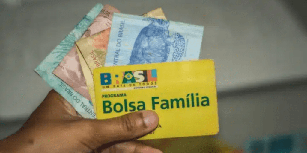 AGORA: Melhor notícia pra quem recebe o Bolsa Família acaba de ser dada e você precisa saber