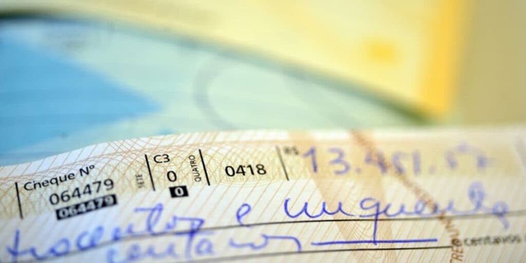 Atenção: Serasa faz comunicado IMPORTANTE aos que usam o cheque especial e você precisa estar ciente