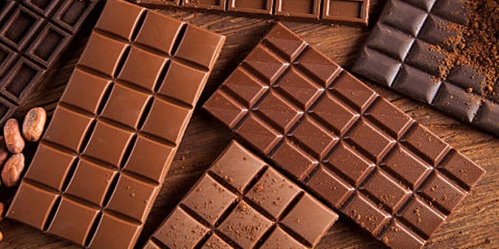 Risco de DOENÇA e intoxicação: A marca de chocolate arrancada de mercados com urgência em país