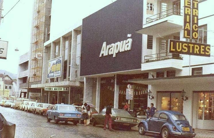 Fachada das lojas Arapuã (Foto: Reprodução Internet)