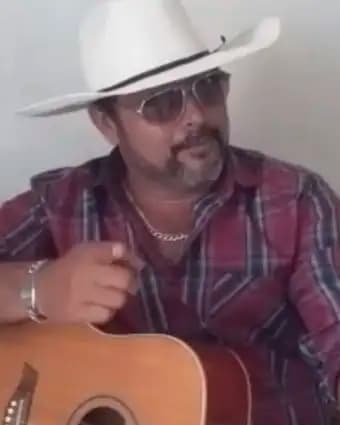 http://tvfoco.uai.com.br/wp-content/uploads/2015/05/Daniela-Mercury.jpg