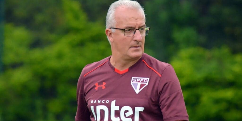 Pesadelo para Dorival: Craque está fora do São Paulo e baixa de última hora faz a torcida chorar