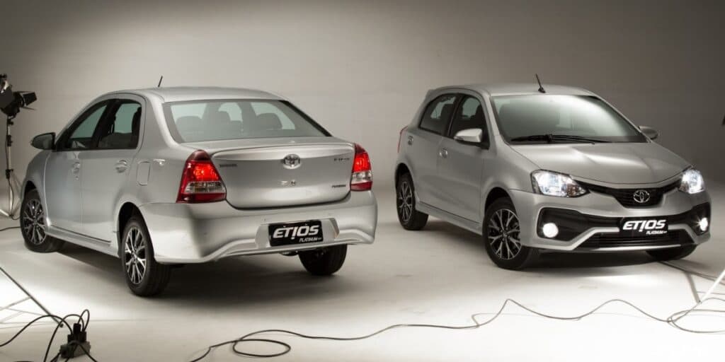 Etios hatch e Etios sedan eram os mais baratos da montadora japonesa (Foto: Divulgação/Toyota) Etios hatch e Etios sedan eram os mais baratos da montadora japonesa (Foto: Divulgação/Toyota)