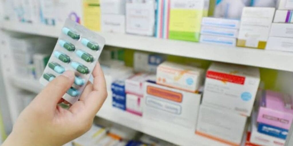 À beira da falência: Rede famosa de drogarias anuncia o fechamento de lojas e demissão em massa