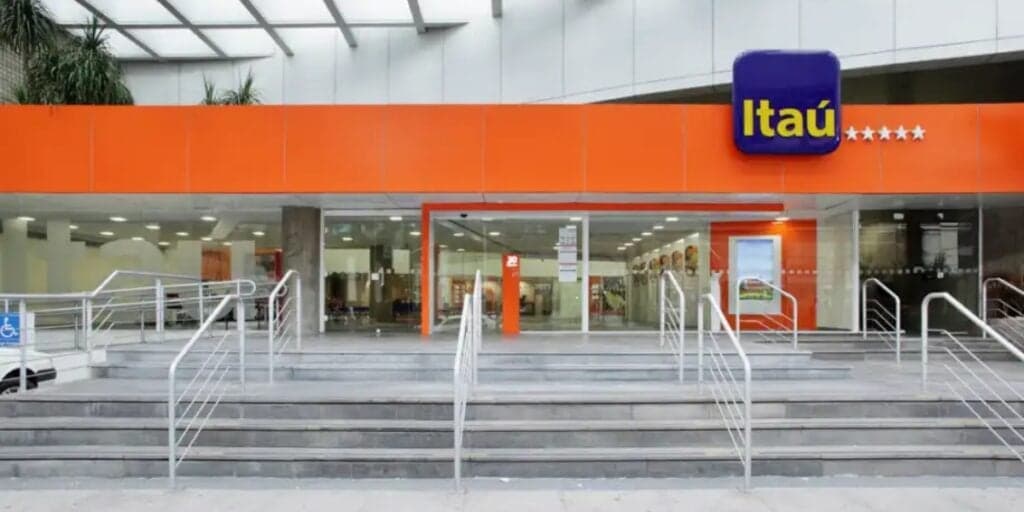 Portas fechadas: Decisão do Itaú impacta milhares de clientes e banco causa revolta com comunicado