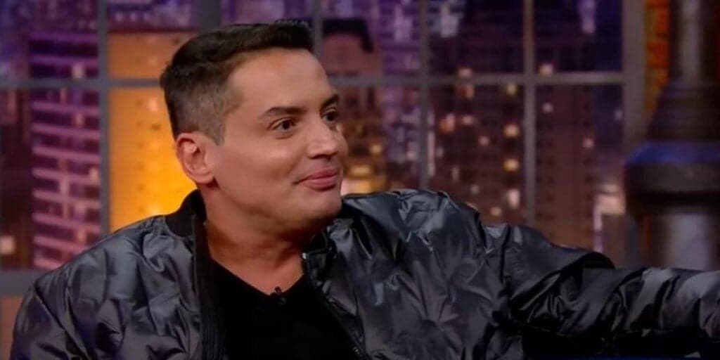 Leo Dias expõe casal de famosos, revela FARSA na relação amorosa e escancara ao público: “Chegou ao fim”