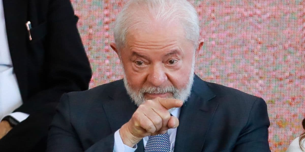 Lula sancionou a lei de igualdade de salários para homens e mulheres (Reprodução: Internet)