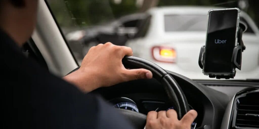 Valor EXTRA e proibição: Uber é obrigada a emitir comunicado após denúncia do que motoristas andam fazendo