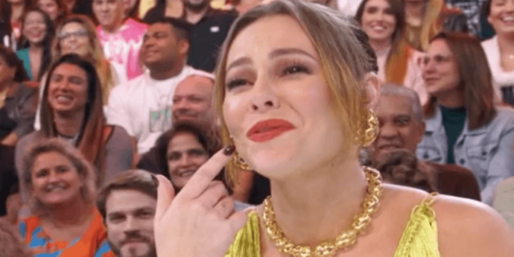 Em final da "Dança", Paolla Oliveira escuta vaias no 'Domingão' e faz gesto ao vivo para a plateia