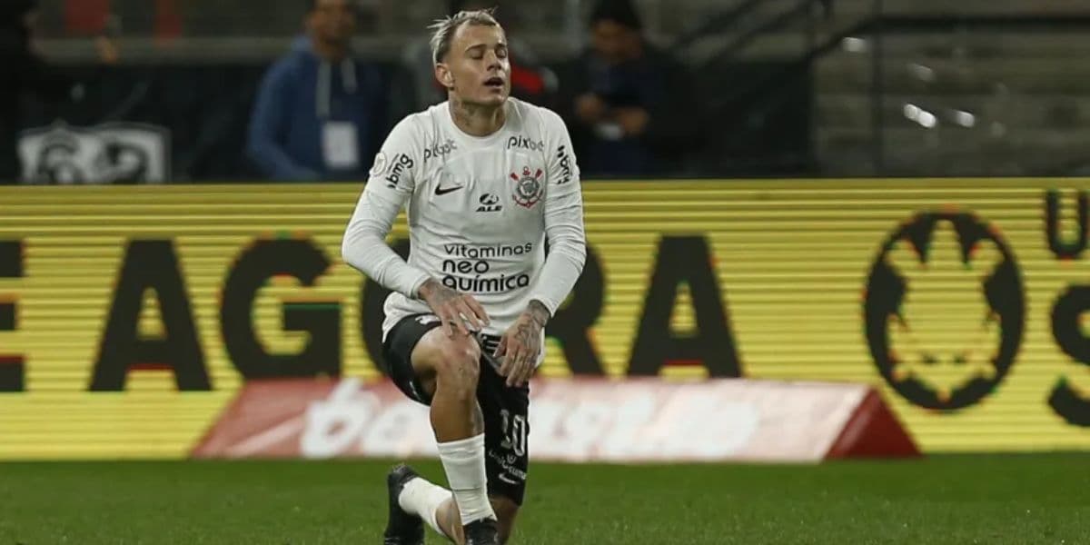 O atacante recebeu uma proposta para receber 4 milhões de reais por mês (Reprodução: Internet)