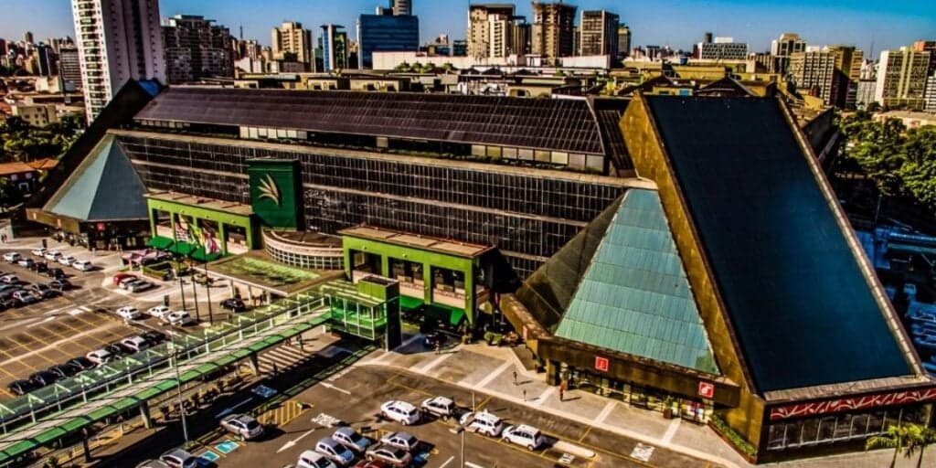 Dívida milionária com banco falido e acusação de calote: A penhora de 50% shopping gigante de São Paulo