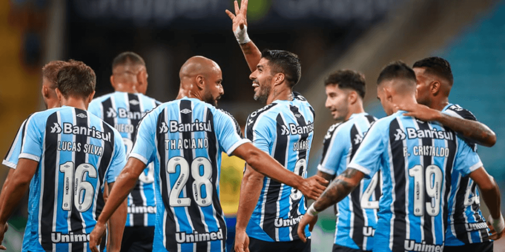 R$7 milhões na mesa: Grêmio abre os cofres e avança na contratação de atacante goleador