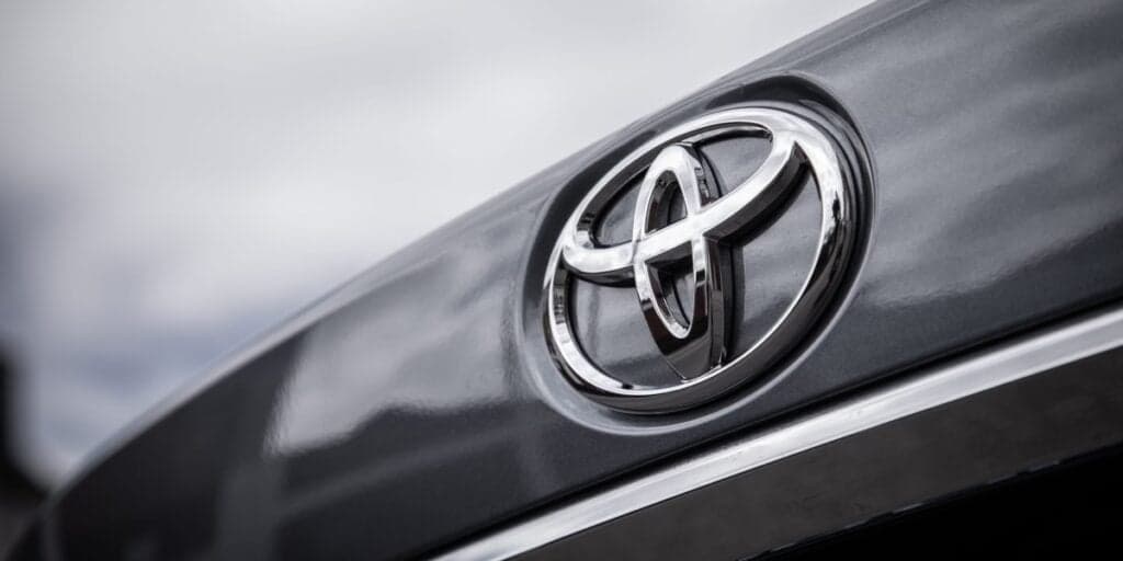O mais barato do BRASIL: Montadora rival da Toyota derruba os preços e esse carro aterroriza a concorrência