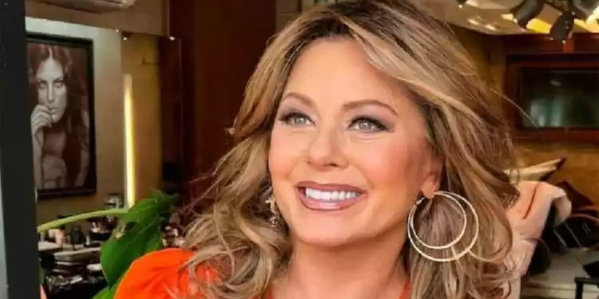 http://tvfoco.uai.com.br/wp-content/uploads/2015/05/Daniela-Mercury.jpg