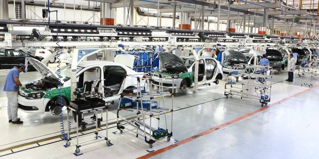 Crise: Mais uma montadora gigante interrompe a produção de carro no Brasil e suspensão é oficializada