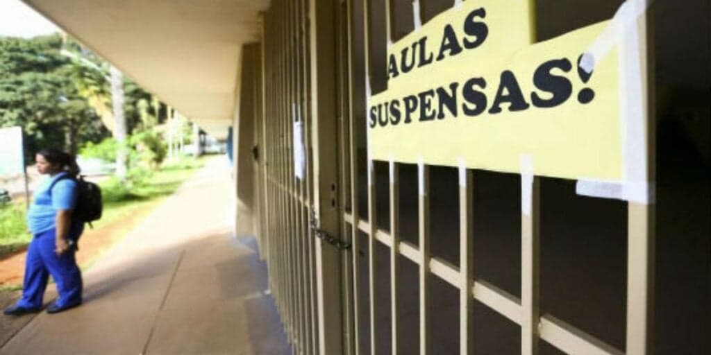 Encerramento de atividades e péssima notícia: Fim de famosas redes de ensino no Brasil cai como bomba