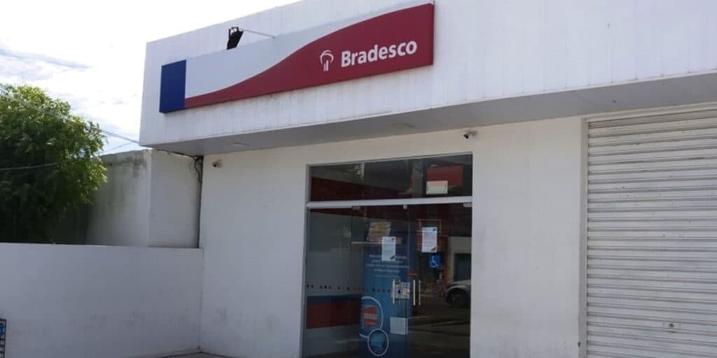 "Infelizmente": O fechamento em massa de agências do Bradesco e demissões confirmadas