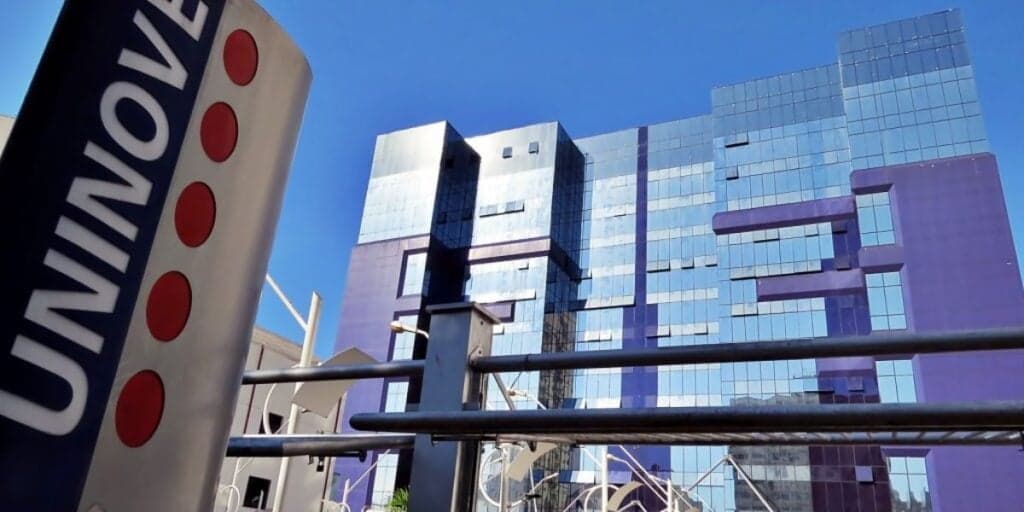 Encerramento de atividades: O fechamento de rival gigante da Uninove ao ser vendida para faculdade concorrente
