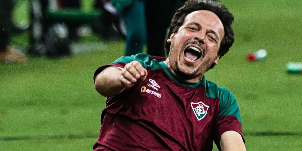 Fernando Diniz comemorando (reprodução - inetrnet)
