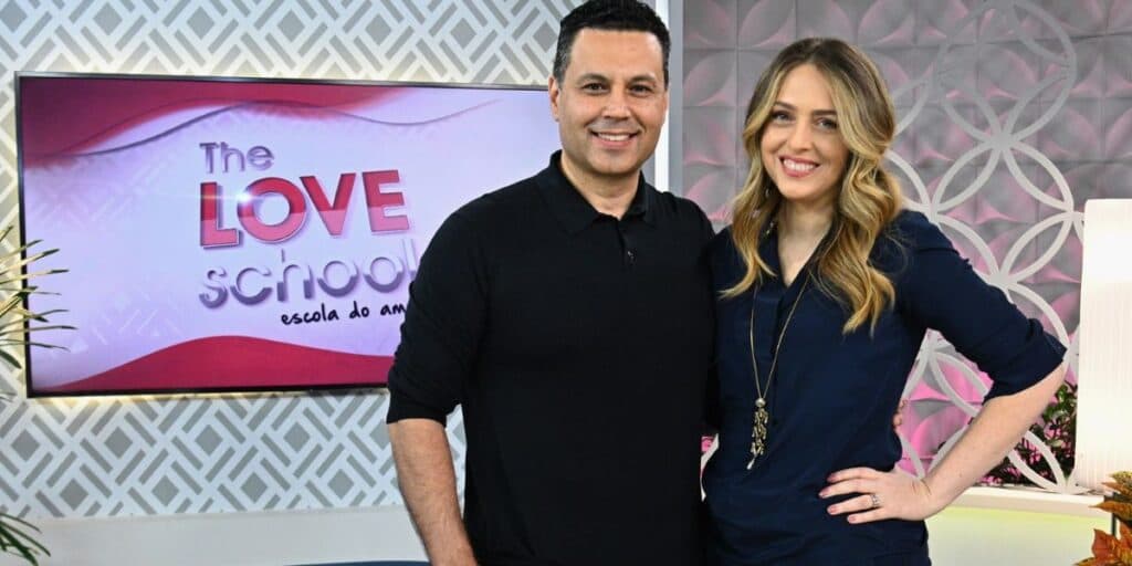 THE LOVE SCHOOL Sábado 12/08: Renato e Cristiane Cardoso orientam casais a aprenderem com seus erros