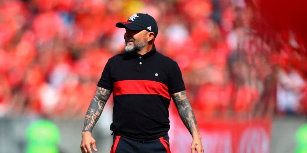 Aprovado pelos jogadores e negócio na surdina: Flamengo define técnico extraclasse pra substituir Sampaoli