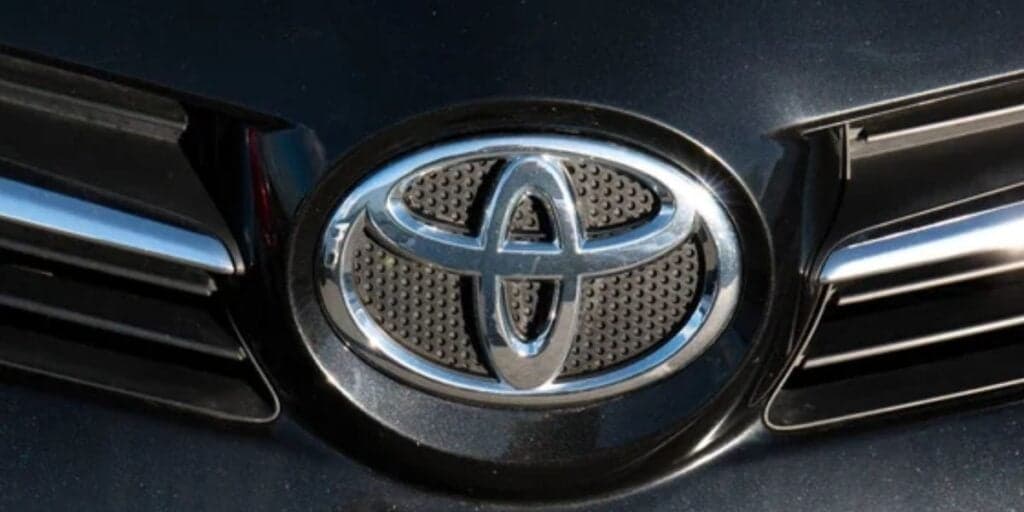 Fim da linha: Toyota decide acabar com carro amado e já anuncia o novo substituto que será lançado