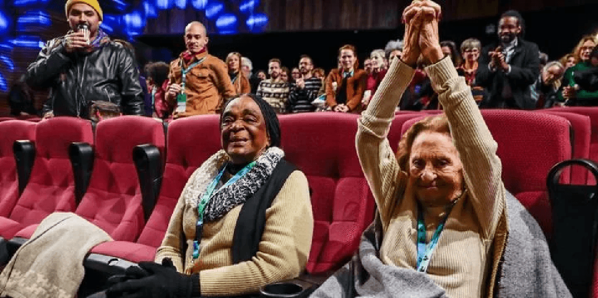 Lea Garcia ao lado de Laura Cardoso, onde seriam homenageadas hoje (Foto: Reprodução/ Internet)