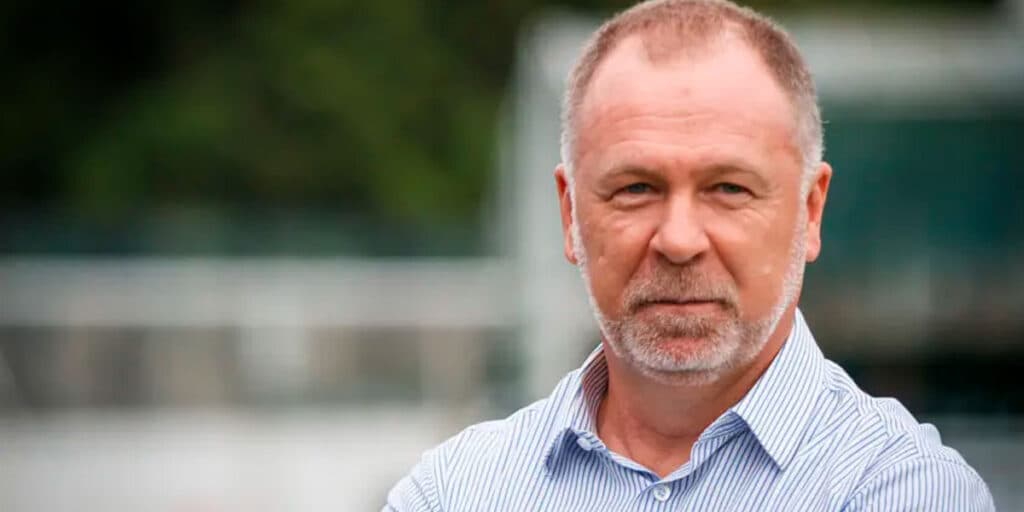 Confirmado AGORA (16): Mano Menezes ignora o Santos e é anunciado em rival da Série A