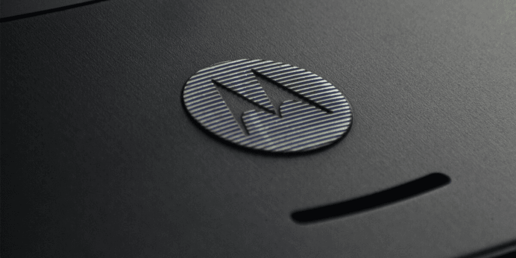 Virada: Motorola baixa ordem, dá fim em produção de famoso celular e se coloca diante da Samsung e Apple