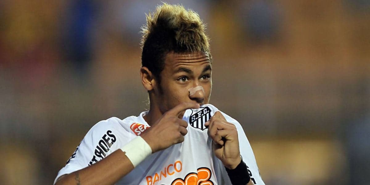 Neymar jogando no Santos (Reprodução - Internet)