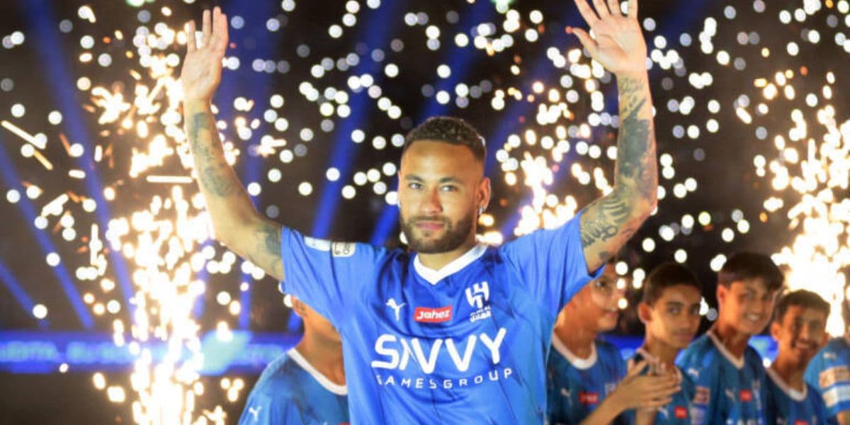 Neymar se apresentando pelo Al Hilal (Reprodução - Internet)