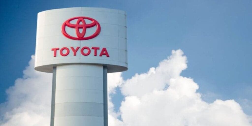 Adeus após 11 anos: Carro amado da Toyota acaba de ser tirado de linha definitivamente pela montadora