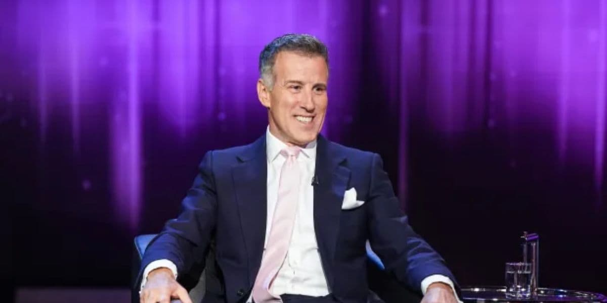 Anton Du Beke é um dos grandes apresentadores de televisão inglês (Reprodução: Internet)