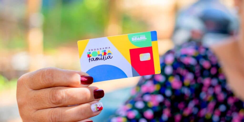 Mais de R$ 1400 no Bolsa Família agora: Grande VITÓRIA é confirmada e beneficiários têm que saber