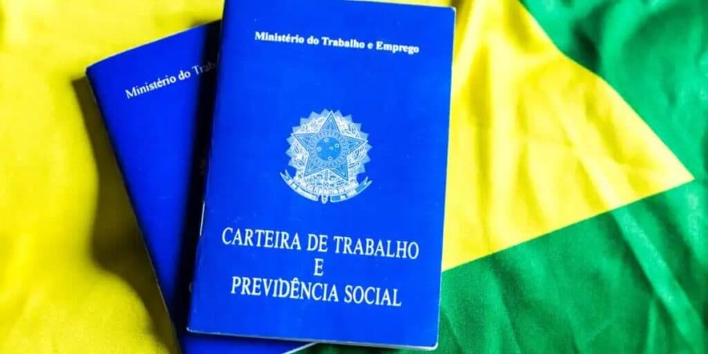 Atenção: Trabalhadores de carteira assinada podem sacar até R$1,3 mil e você precisa saber como