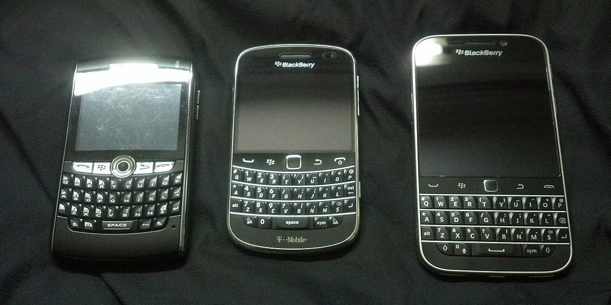 Exemplos de celulares BlackBerry (Foto: Reprodução/Wikipedia)