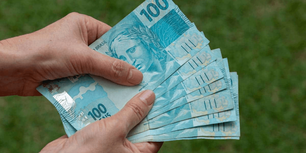 Lista de CPF cai como presente agora: Trabalhadores têm direito a saque de R$3900 e precisam CORRER