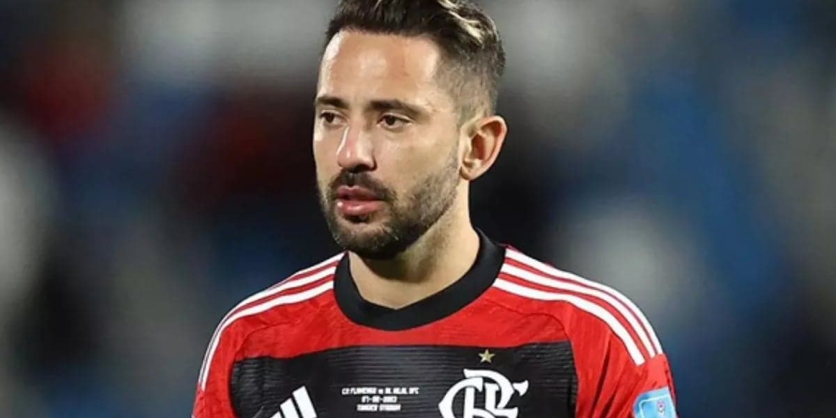 Everton Ribeiro ficou na mira do Internacional (Foto: Divulgação)