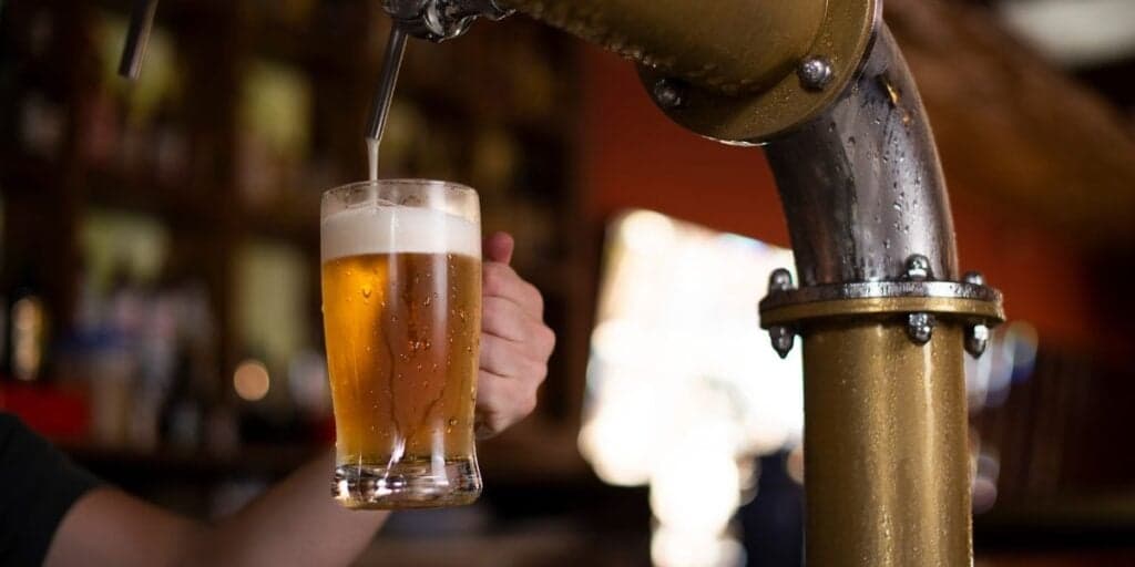 Encerramento de operações e beira da falência: O desfecho de cerveja amada comprada por rival em país