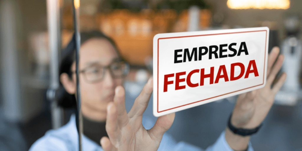Demissão em massa, crise terrível e pedido de falência: A triste situação de empresa gigante